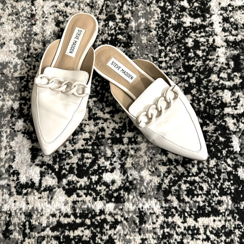 Steve Madden pointy work flats.